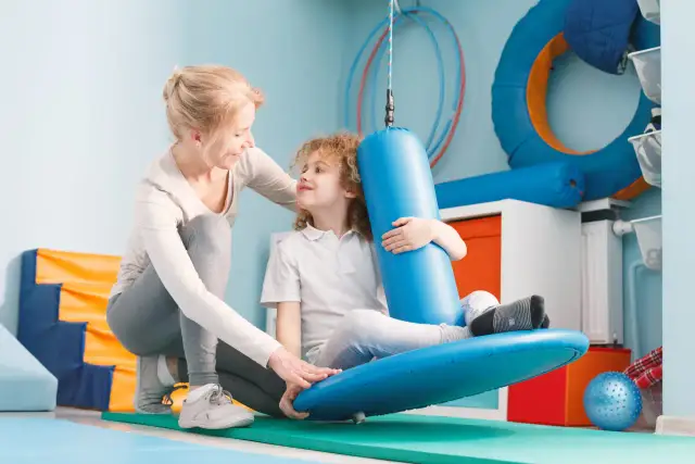 Ile zarabia terapeuta integracji sensorycznej? Zaskakujące fakty o wynagrodzeniach