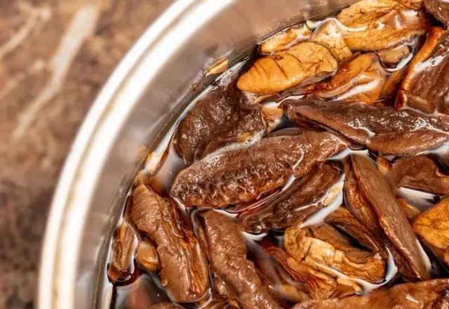 Czy rozmrażać grzyby do zupy? Oto co musisz wiedzieć, aby uniknąć błędów