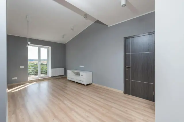 Jak uwzględnić wysokość pomieszczeń w projekcie domu – poradnik architekta i inwestora