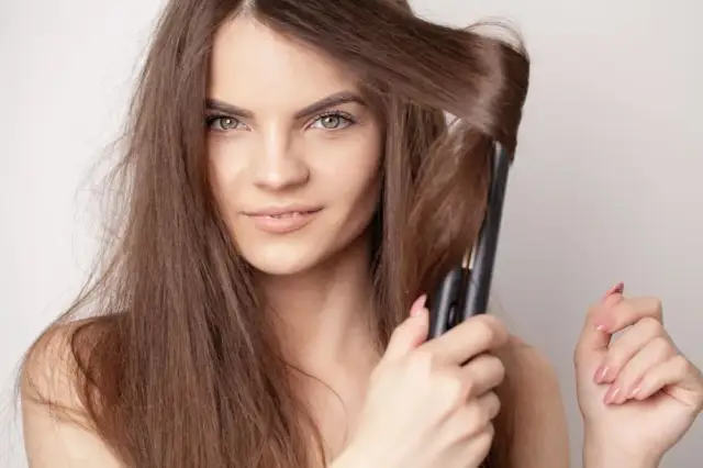 Jak zrobic grzywke prostownica - proste triki na idealny efekt