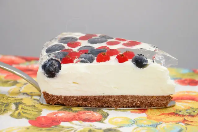 Grudki w serniku? Jak hartować żelatynę i mieć gładki deser