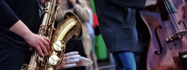 Styl w muzyce jazzowej: Kluczowe cechy, historia i wpływy muzyczne