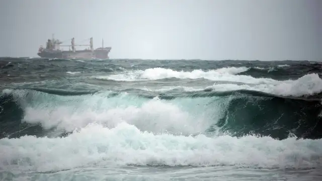 Sztormy na Bałtyku kiedy: poznaj najczęstsze miesiące i ich skutki