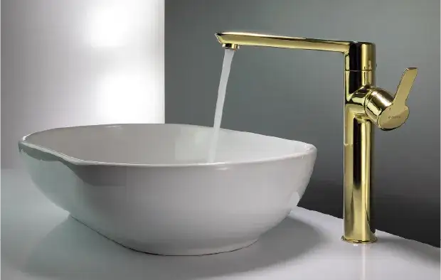 Jak czyścić złote baterie łazienkowe bez ryzyka uszkodzeń