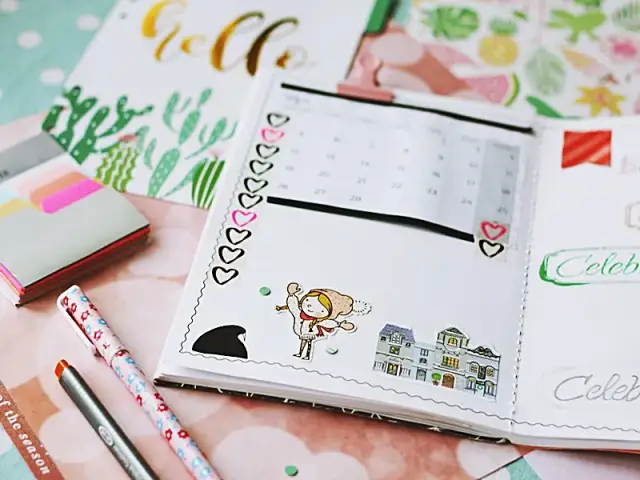 Jak zrobić kalendarz z zeszytu - prosty sposób na personalizację organizacji