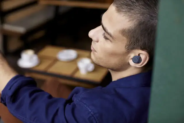 Jak nosić słuchawki bezprzewodowe JBL, aby uniknąć dyskomfortu?