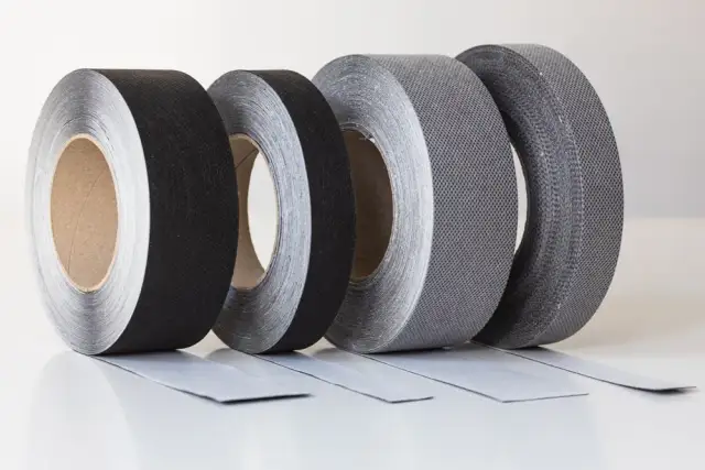 Czym uszczelnić poliwęglan, aby uniknąć problemów z wilgocią?