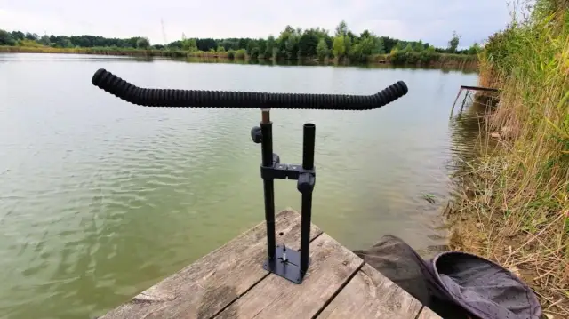 Jak wybrać podpórki na pomost, które ułatwią wędkowanie?