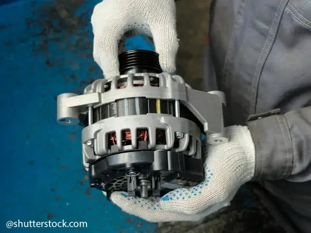 Vectra B: Alternator padł? Wymontuj go sam krok po kroku!