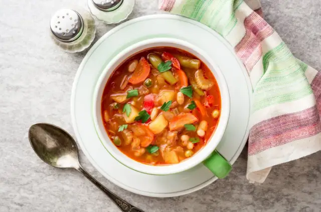 Jaka zupa na obiad? Szybkie, sycące i różnorodne inspiracje