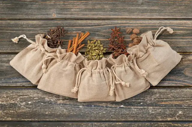 Gdzie kupić przyprawę do grzańca? Oto najlepsze miejsca i oferty