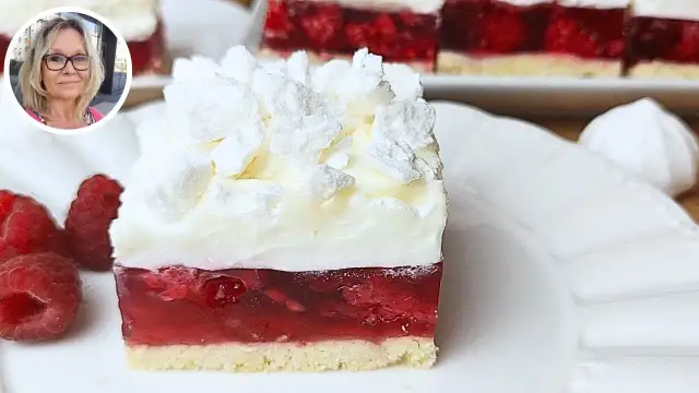 Przepis na ciasto malinowa chmurka z bezą, które zachwyci każdego