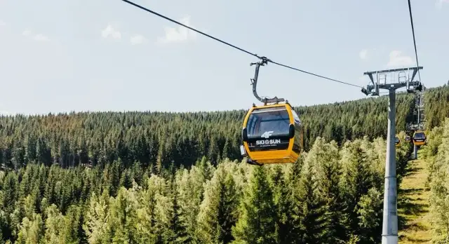 Świeradów-Zdrój: jakie góry otaczają to malownicze uzdrowisko?