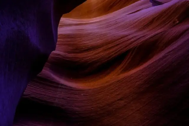 Malarstwo monochromatyczne: jak emocje wpływają na kompozycję?