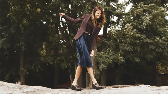 Czy plisowana spódnica pogrubia? Odkryj, jak dobrze wyglądać