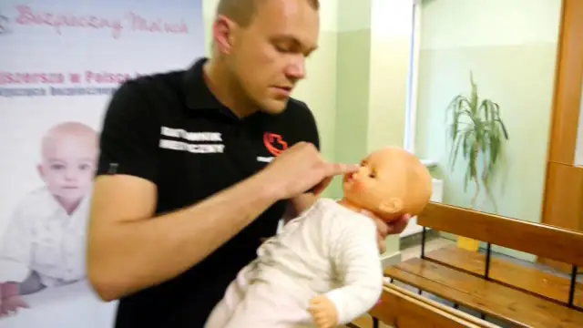 Co zrobić jak dziecko się zanosi - skuteczne metody pomocy i wsparcia