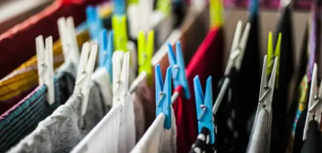 Jak szybko wysuszyć spodnie? Skuteczne metody na błyskawiczne suszenie