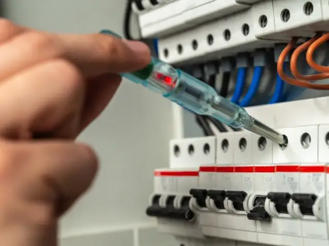 Bezpieczniki do gniazdek: B16 to standard. Kiedy wybrać typ C?