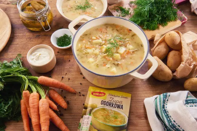 Jak uratować gorzką zupę ogórkową? 5 prostych trików!