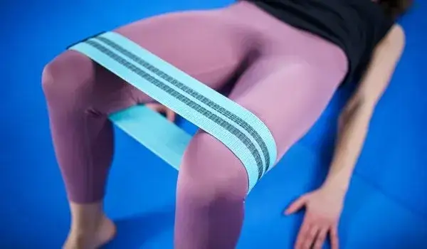 Taśma czy guma do ćwiczeń? Wybierz idealną dla swoich celów