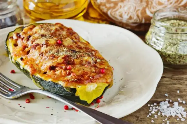 Cukinia na obiad: Szybkie i zdrowe przepisy. Klasyki, Fit, Wegańskie!