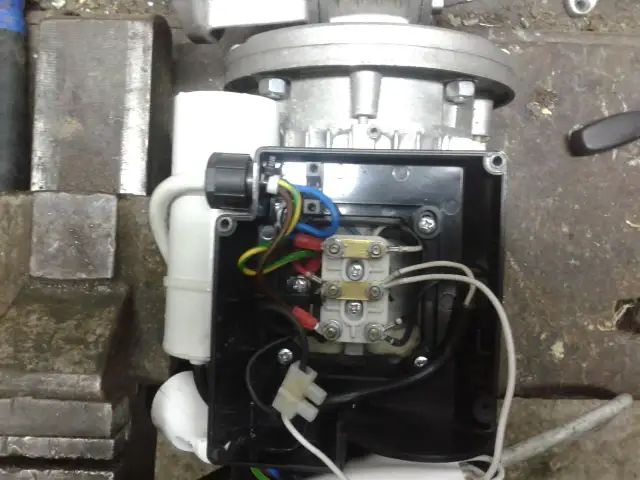 Jak bezpiecznie zmienić obroty silnika 3 fazowego – praktyczne metody i porady