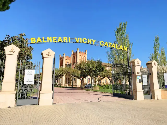 Balneario Vichy Catalan: Historia, Servicios y Experiencias Únicas