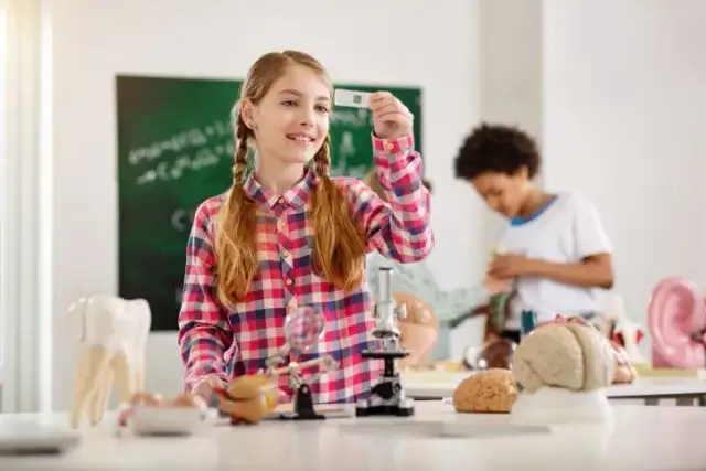 Indywidualny tok nauczania dla zdolnych: kto się kwalifikuje i jak?