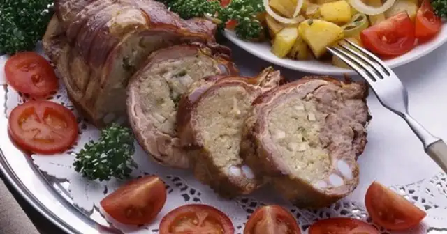 Jak długo dusić cielęcinę, aby była idealnie miękka i soczysta