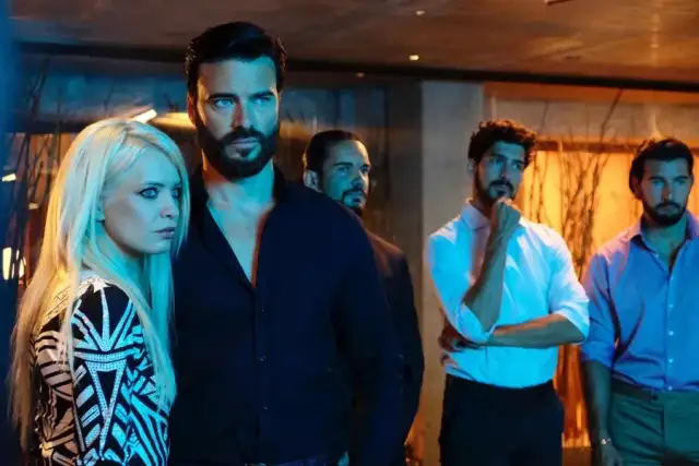 Kim jest Emi z Dziewczyn z Dubaju? Kontrowersyjna historia życia i pracy.