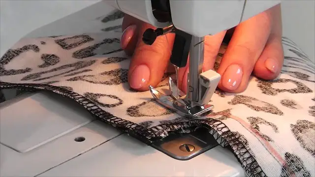 Jak zrobić rozporek w spódnicy - krok po kroku do idealnego efektu