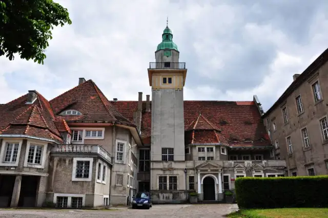 Nowy Zamek w Płotach - historia, architektura i atrakcje turystyczne