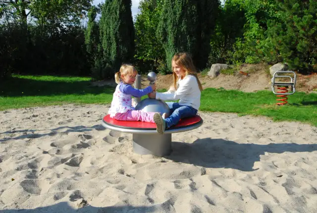 Ile kosztuje certyfikat na plac zabaw? Sprawdź ceny inspekcji.