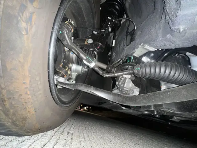 Czy po wymianie maglownicy trzeba ustawiać zbieżność, aby uniknąć problemów?