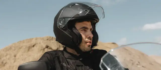 Jaki kask na motorower: wybierz bezpieczny i komfortowy model dla siebie