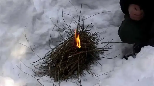 Jak rozpalić ognisko w zimie - sprawdzone metody na trudne warunki