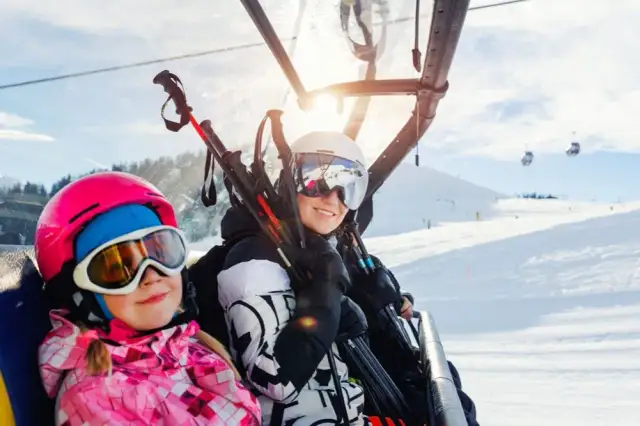 Gdzie na narty dla początkujących? Najlepsze miejsca w Polsce i Europie