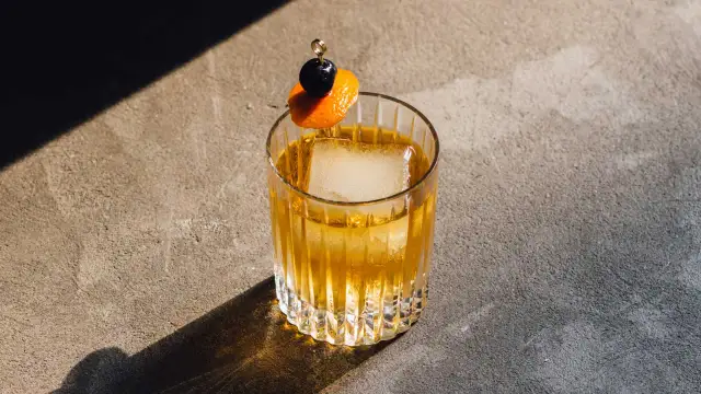 Ingredienti Cocktail: La Guida Essenziale per il Tuo Bar di Casa