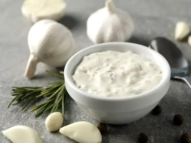 Biały sos dietetyczny: Lekki, kremowy i bez wyrzutów sumienia!