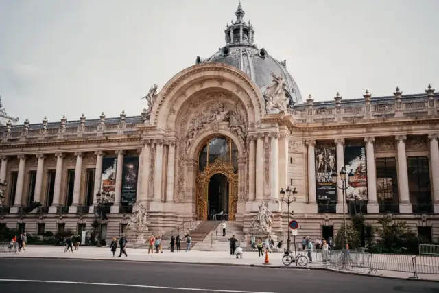 Ile jest kilometrów z Warszawy do Paryża - nie daj się zaskoczyć!