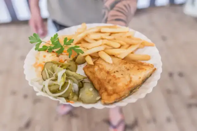 Brzeźno: Kulinarny przewodnik. Gdzie zjeść świeżą rybę i nie tylko?