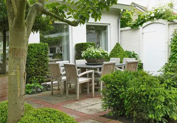 Jak ogrodzić ogródek w bloku - praktyczne porady i ważne zasady