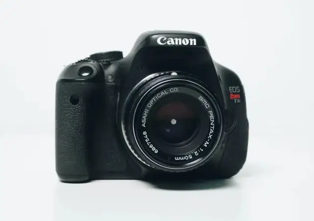 Jak zgrać zdjęcia z aparatu na komputer bez kabla w prosty sposób