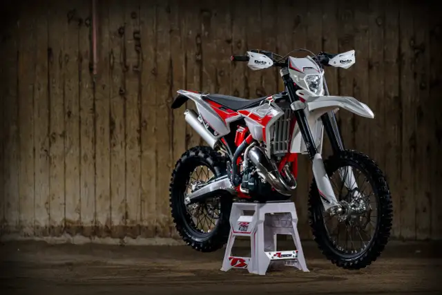 Jakie pierwsze enduro wybrać, aby uniknąć błędów początkującego?