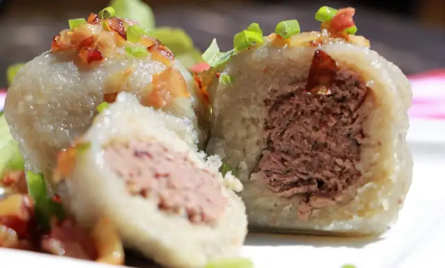 Gdzie zjeść kartacze? Odkryj najlepsze miejsca w Suwałkach