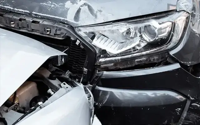 Co potrzebne do oświadczenia o kolizji? Kluczowe informacje, które musisz znać