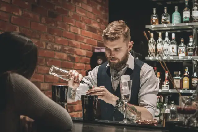 Jak poderwać barmana i nie popełnić tych powszechnych błędów
