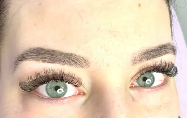 Co ile uzupełniać rzęsy, aby uniknąć ich zniszczenia? Sprawdź!