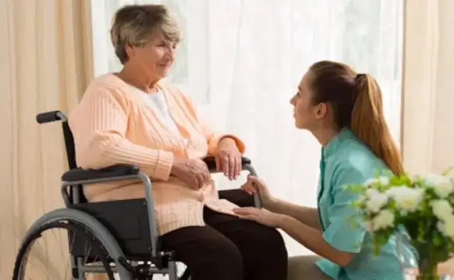 Ile zarabia opiekunka osób starszych we Włoszech? Zaskakujące fakty o wynagrodzeniach