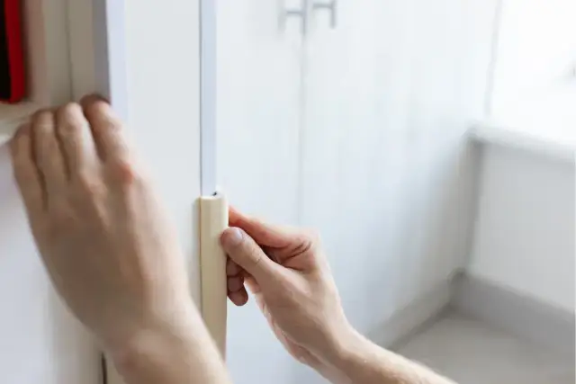 Zabezpiecz narożniki ścian w przedpokoju: trwałe i estetyczne metody